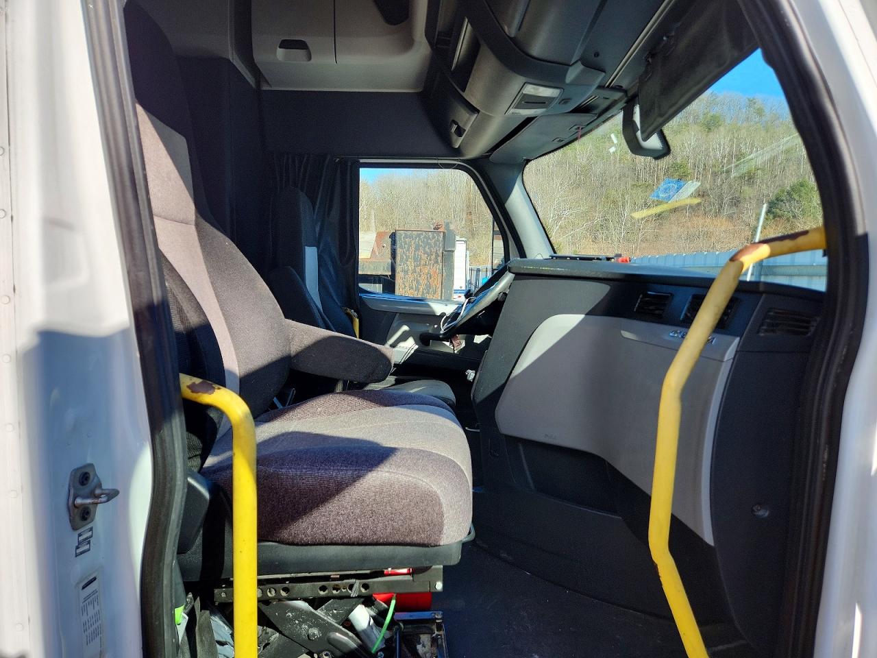 2018 FREIGHTLINER All other VIN 3AKJHHDR9JSJJ0840 photo 5