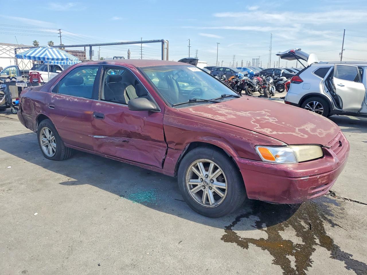 1998 Toyota Camry VIN 4T1BG22K0WU373258 photo 4
