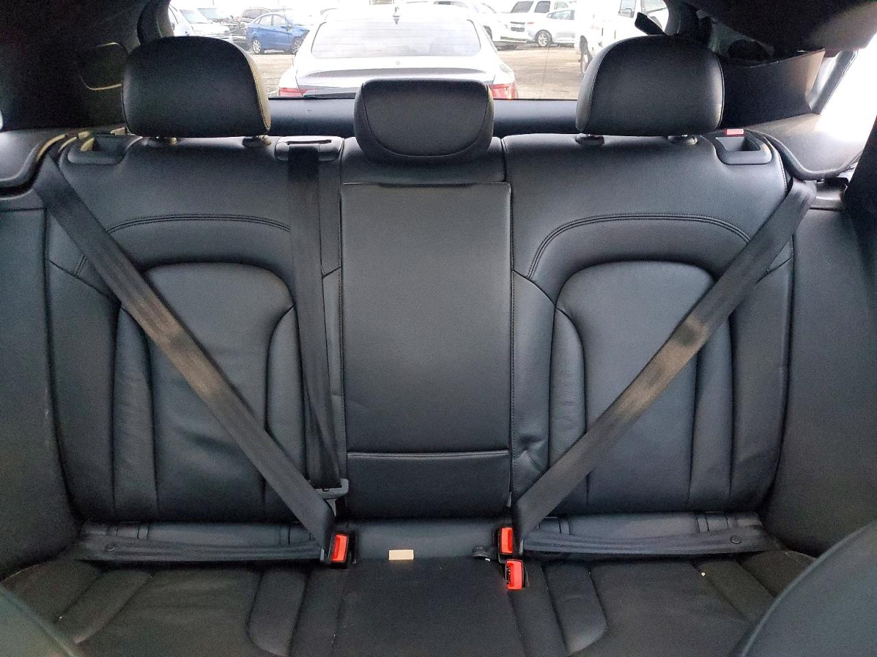 2018 Audi Q3 VIN WA1HCCFSXJR020218 photo 10
