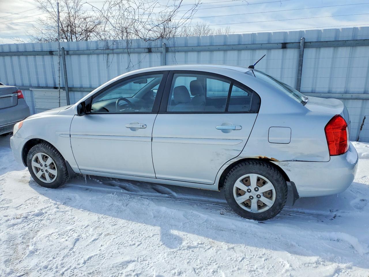 2010 Hyundai Accent VIN KMHCN4BC1AU535180 photo 2