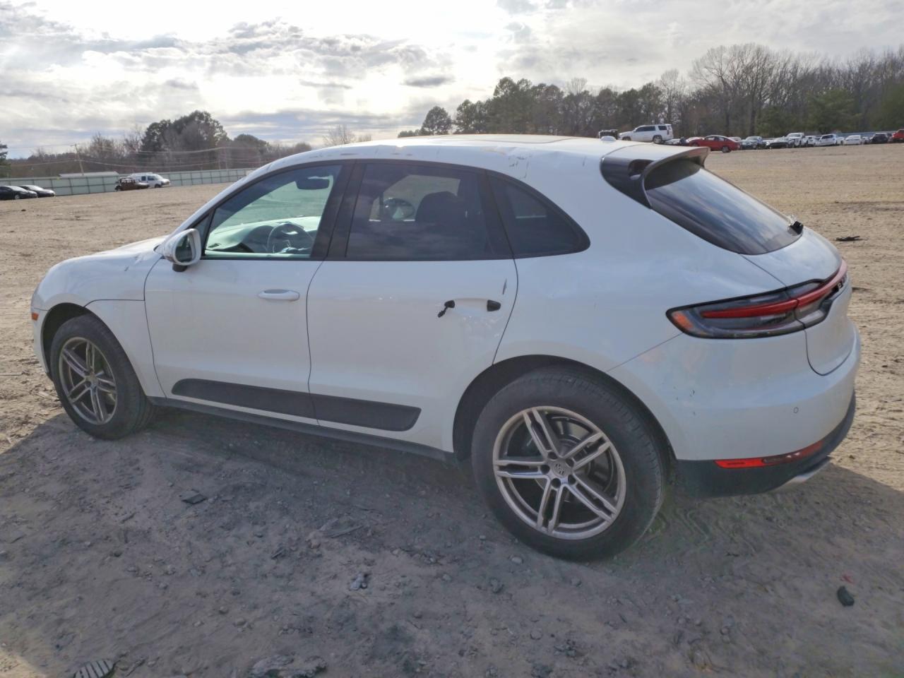 2021 Porsche Macan VIN WP1AA2A58MLB13009 photo 2