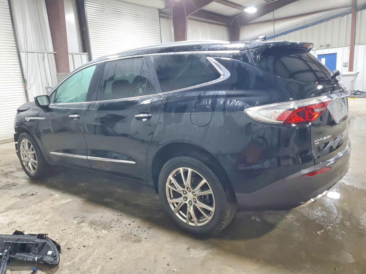 2022 Buick Enclave VIN 5GAEVAKWXNJ117327 photo 2