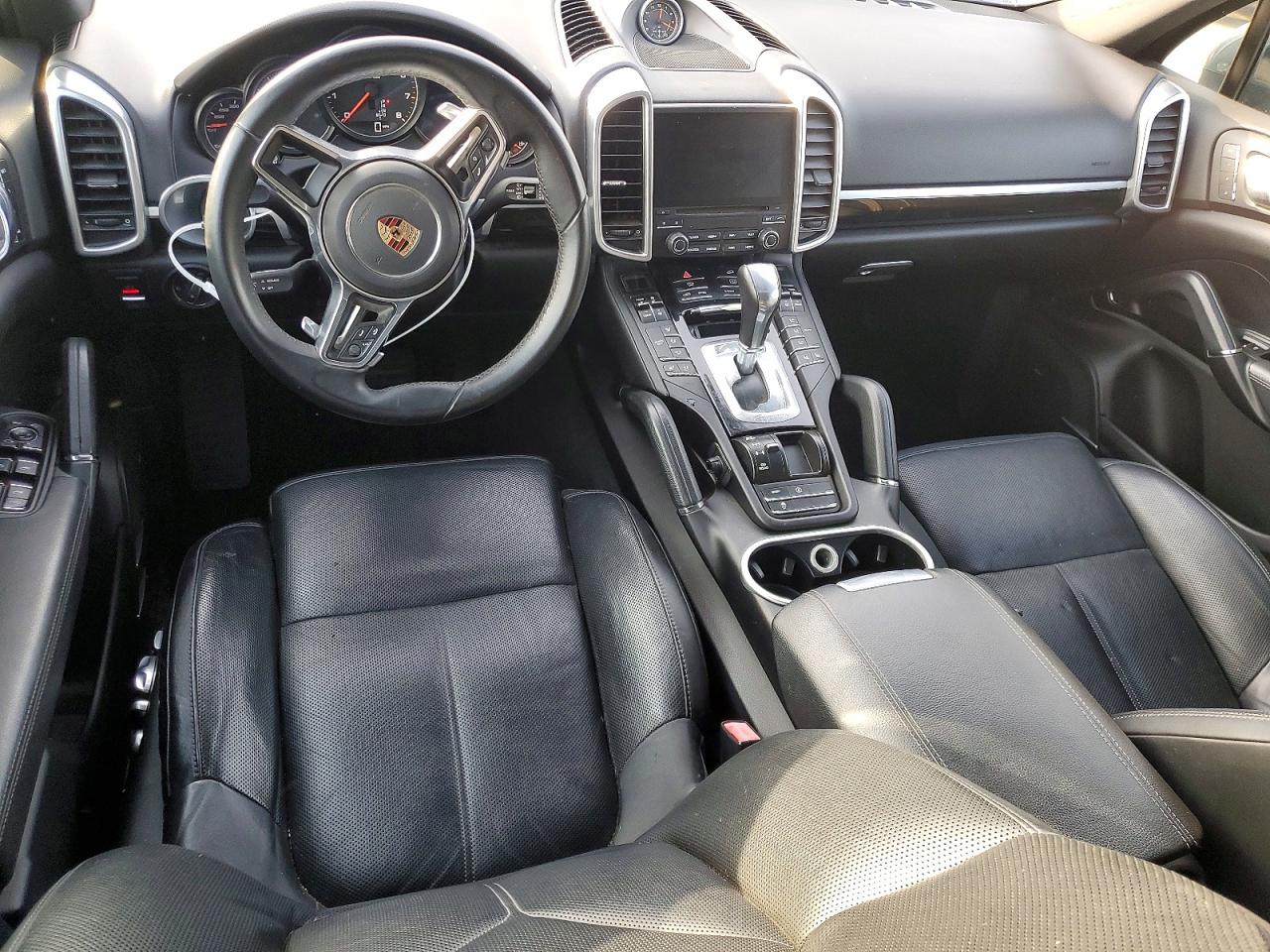 2017 Porsche Cayenne VIN WP1AA2A27HKA91912 photo 8