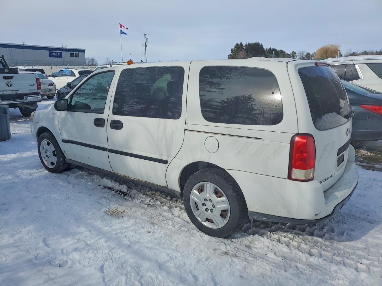 2008 Chevrolet Uplander VIN 1GNDV23158D150684 photo 2