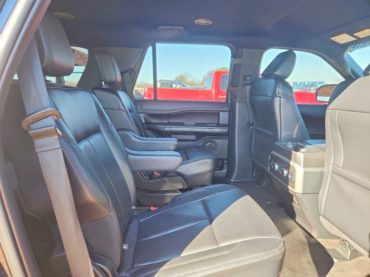 2021 Ford Expedition VIN 1FMJU1HT4MEA16462 photo 11