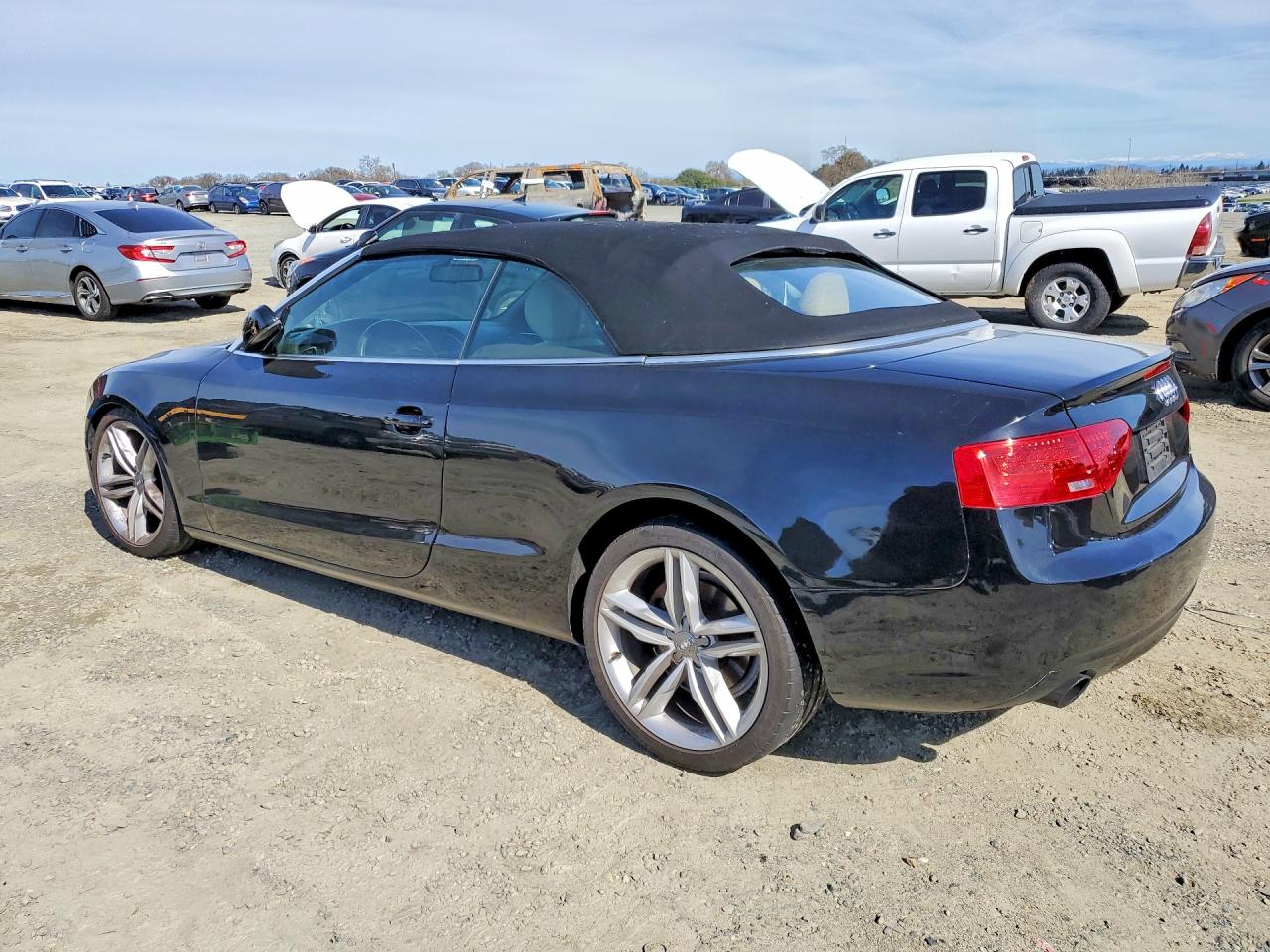 2015 Audi A5 VIN WAUCFAFH9FN001025 photo 2