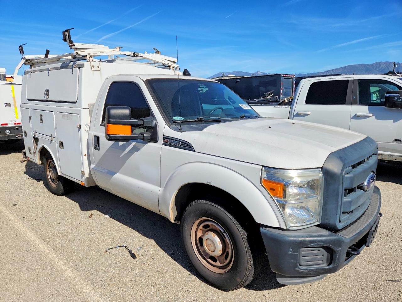 2013 Ford F350 VIN 1FDRF3A65DEB92109 photo 4