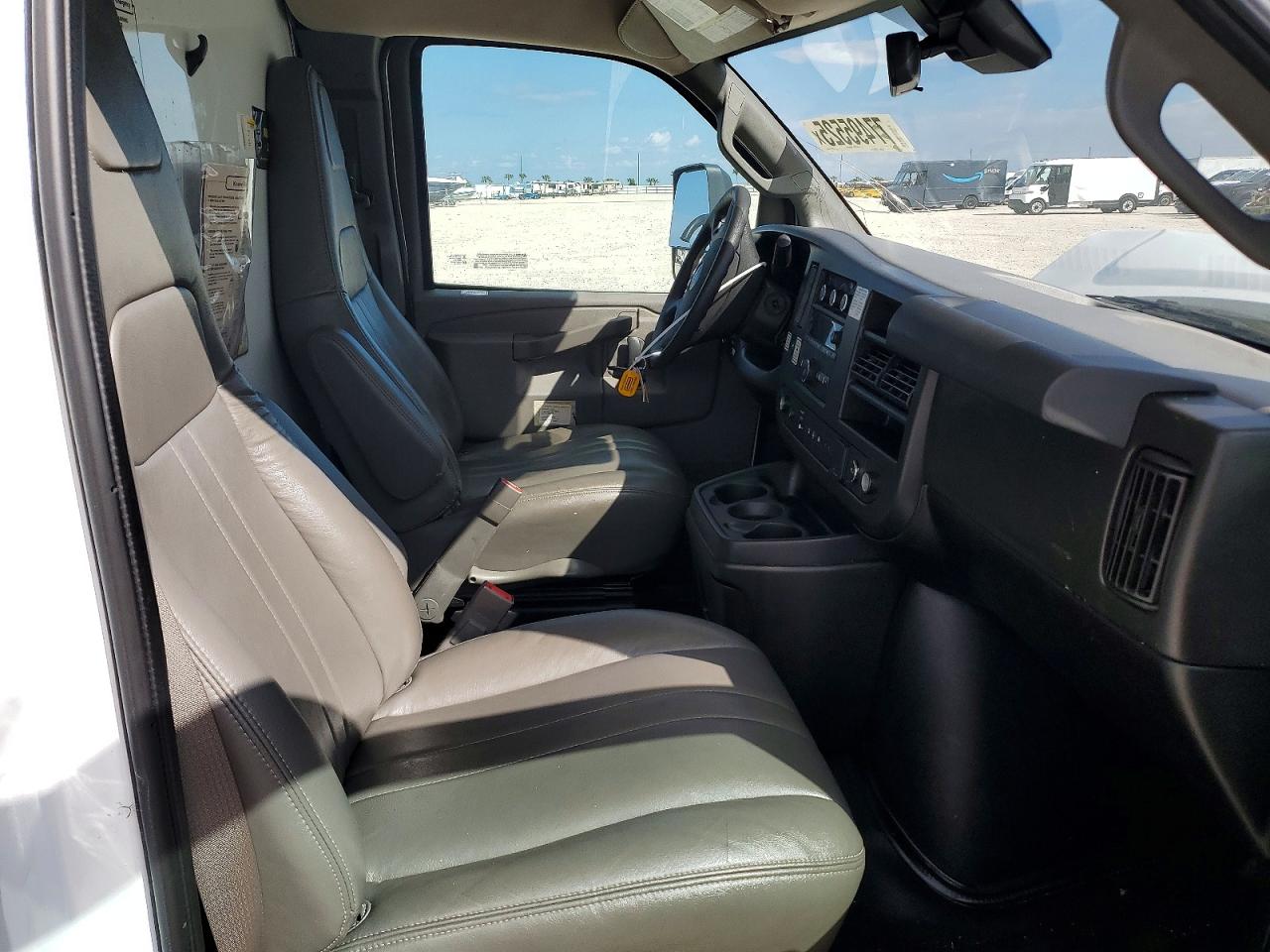 2021 GMC Savana VIN 7GZ37TC74MN013333 photo 11