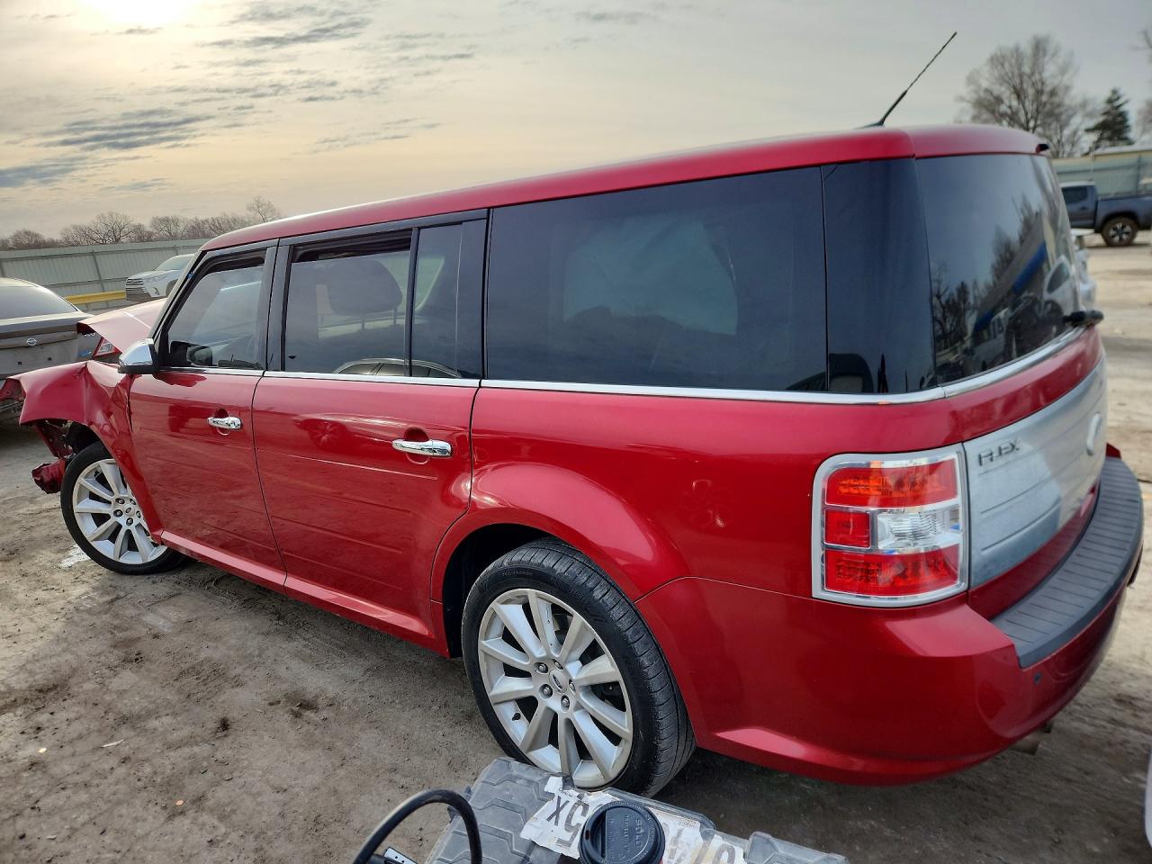 2012 Ford Flex VIN 2FMGK5DC4CBD18079 photo 2
