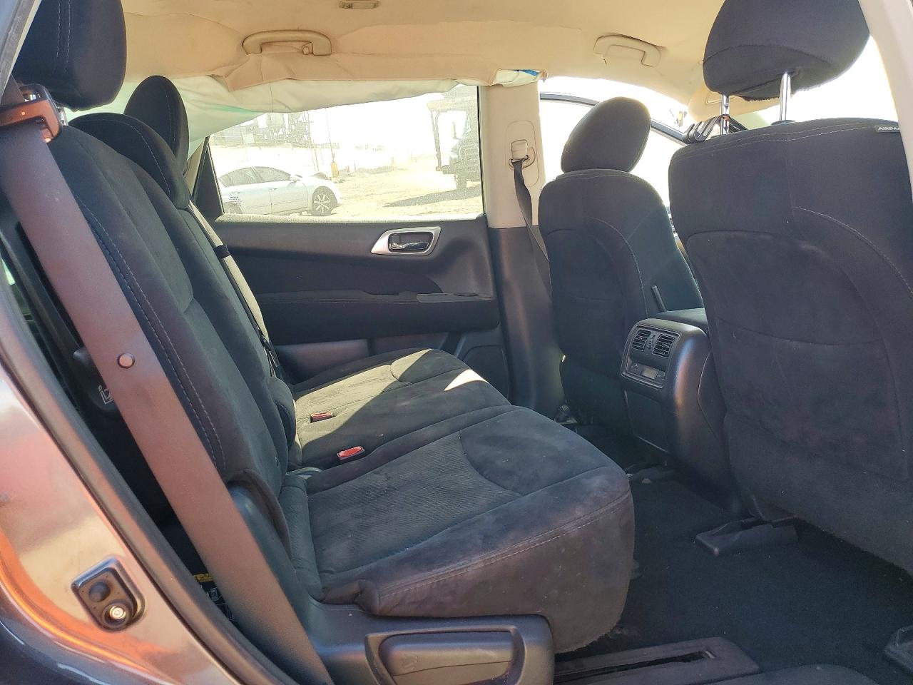 2016 Nissan Pathfinder VIN 5N1AR2MMXGC617266 photo 11