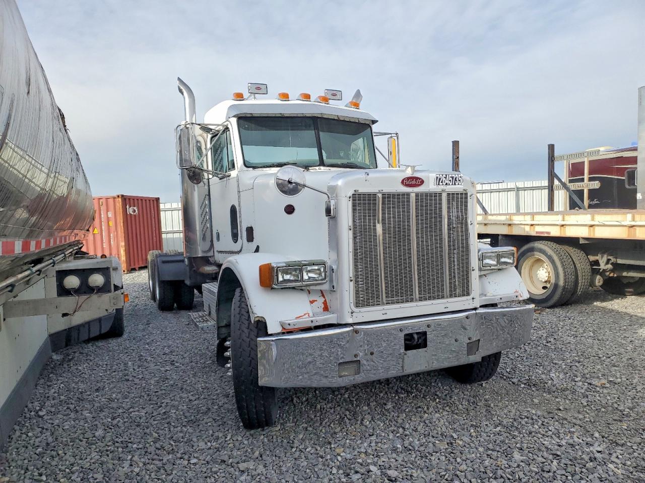 2004 PETERBILT All models VIN 1XPFDB9X74D810216 photo 1