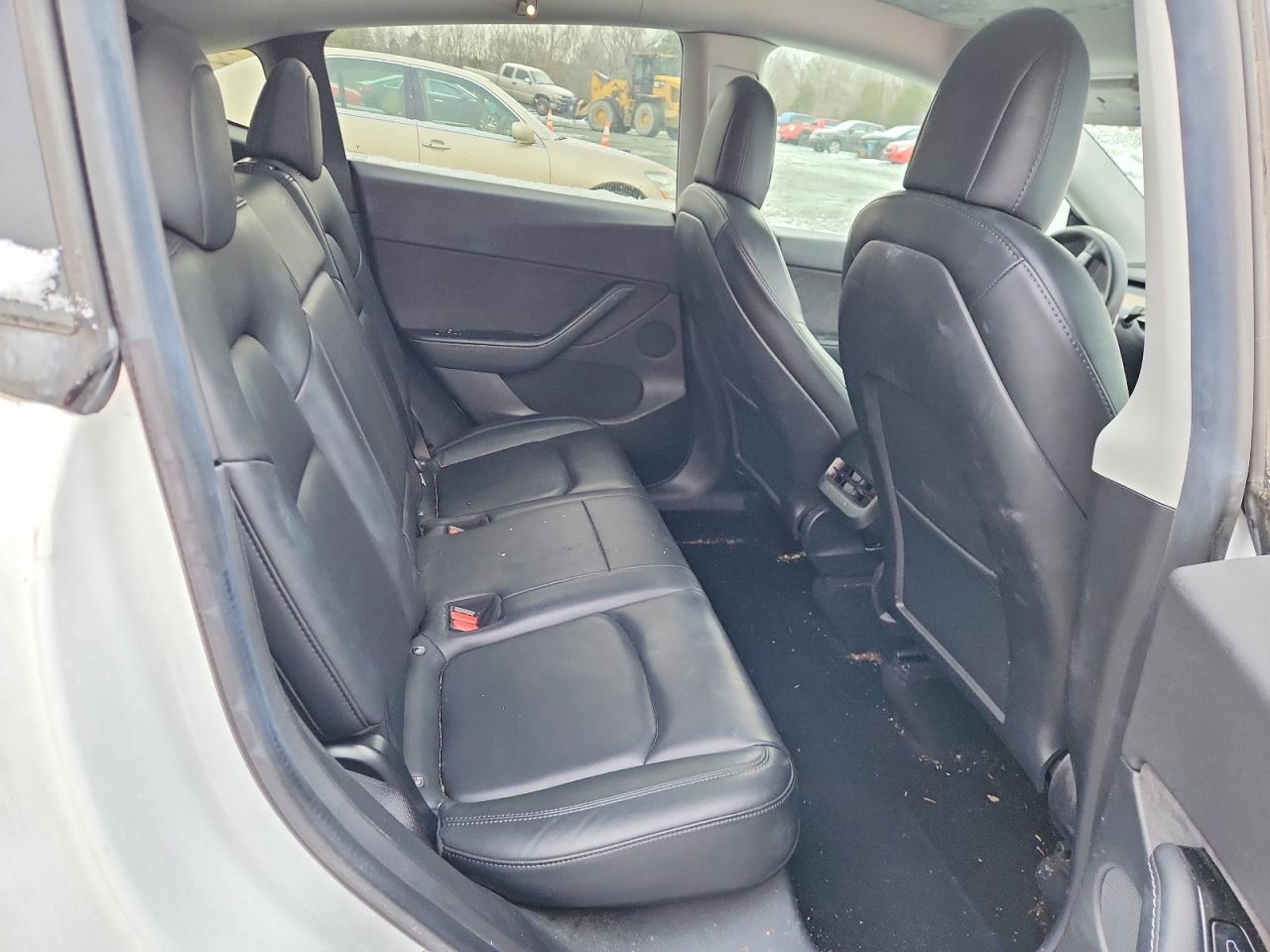 2021 Model y VIN 5YJYGDEE6MF079823 photo 11