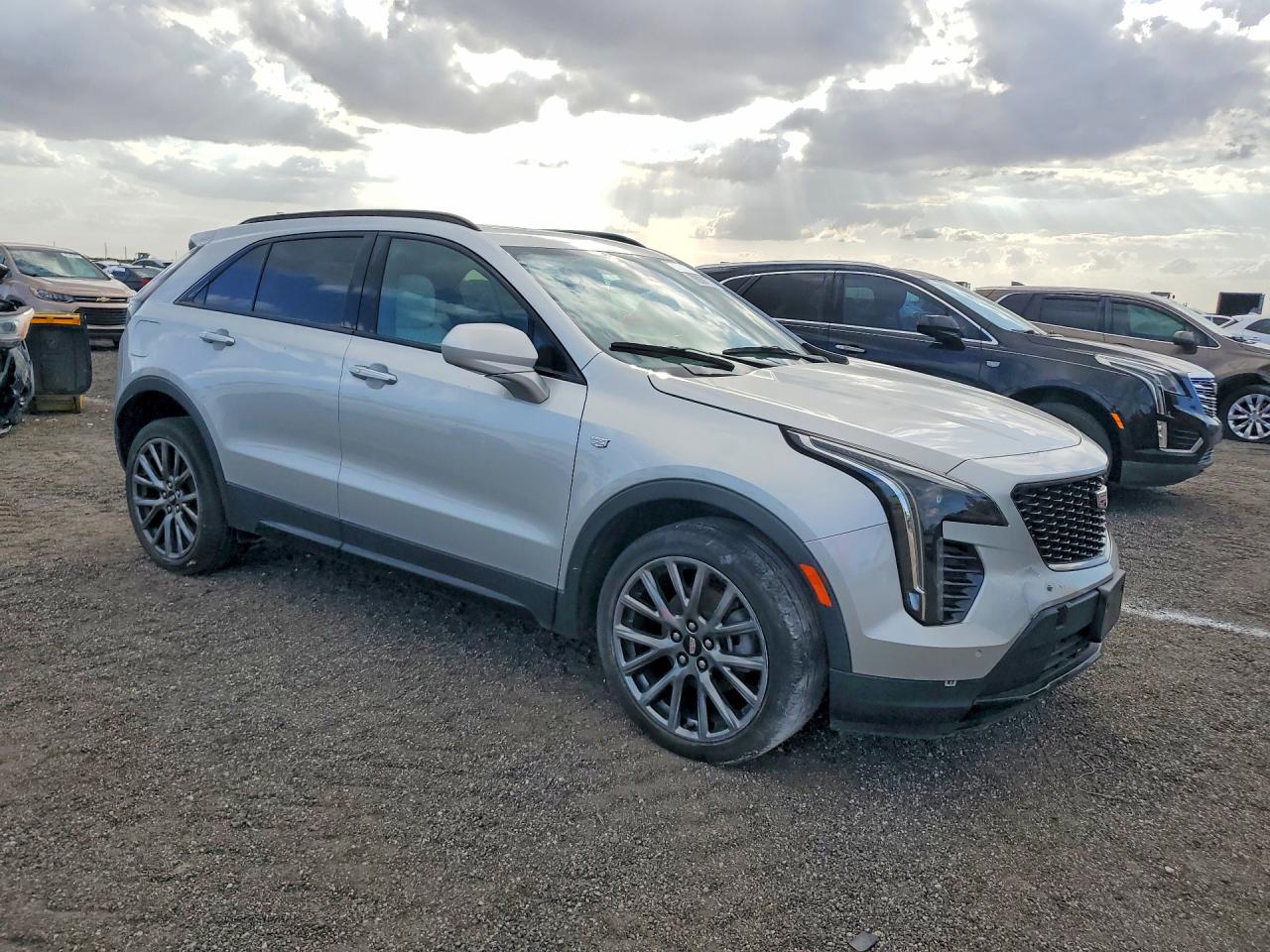 2020 Cadillac Xt4 VIN 1GYFZFR41LF137789 photo 4