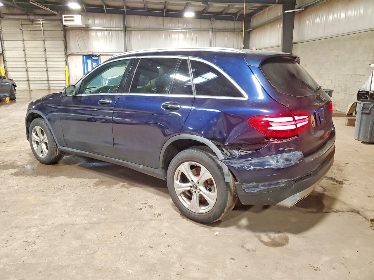 2017 Mercedes-Benz Glc VIN WDC0G4KB9HF249045 photo 2