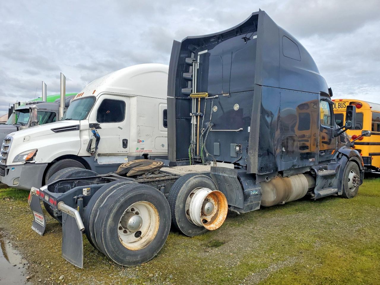 2020 PETERBILT All models VIN 1XPBD49X0LD610691 photo 4