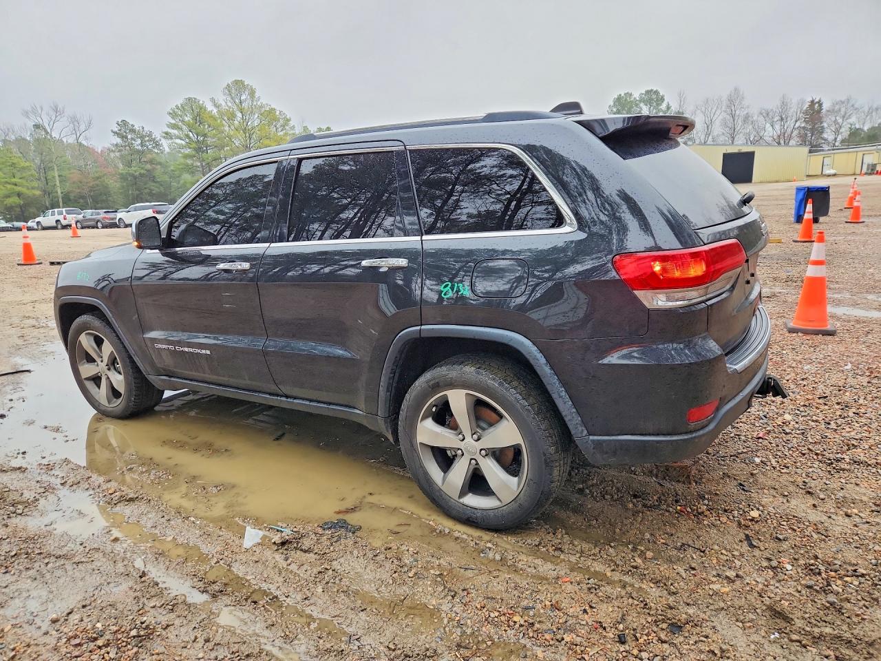 2015 Jeep Grand cher VIN 1C4RJEBGXFC952152 photo 2