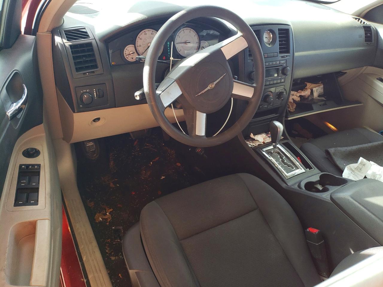 2007 Chrysler 300 VIN 2C3KA43R67H637654 photo 8