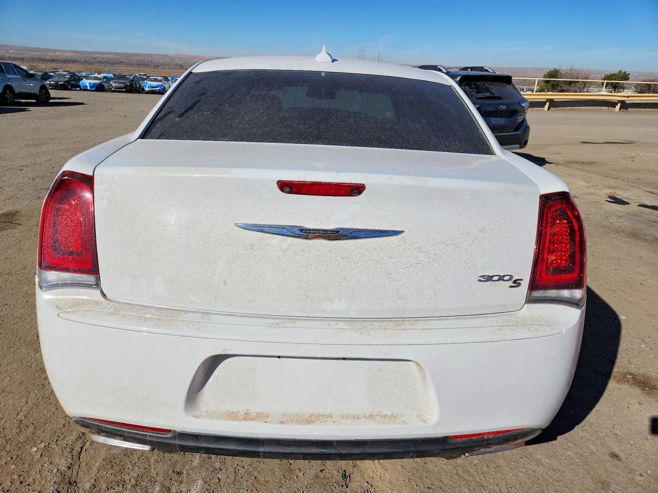 2019 Chrysler 300 VIN 2C3CCABG0KH639874 photo 6