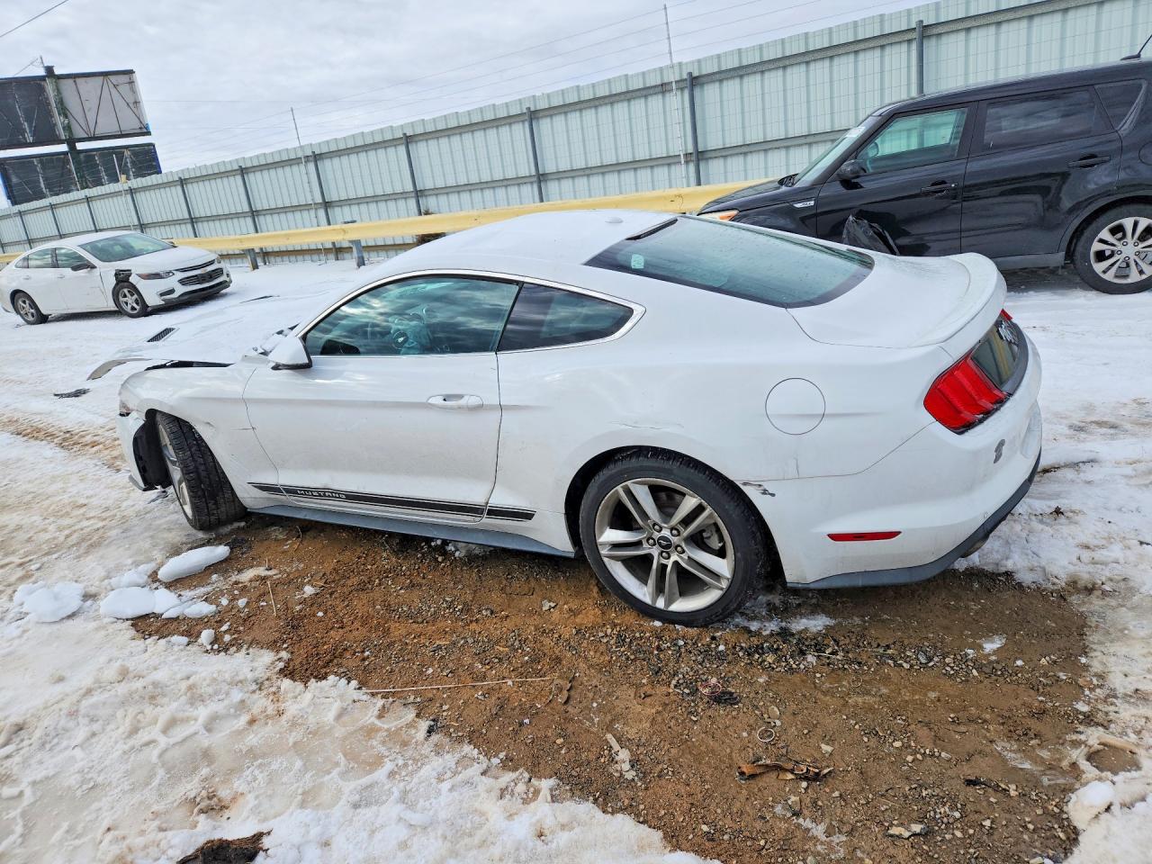 2018 Ford All models VIN 1FA6P8TH0J5161562 photo 2