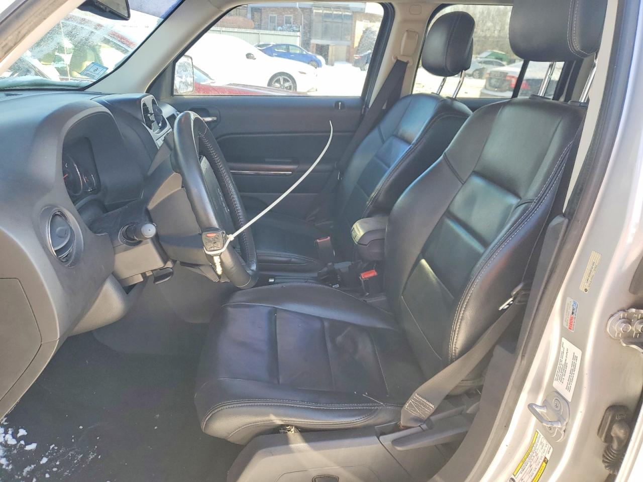 2010 Jeep Patriot VIN 1J4NF4GBXAD501680 photo 7