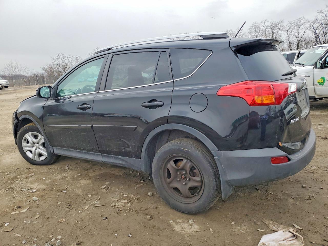 2015 Toyota Rav4 VIN 2T3BFREV2FW404437 photo 2