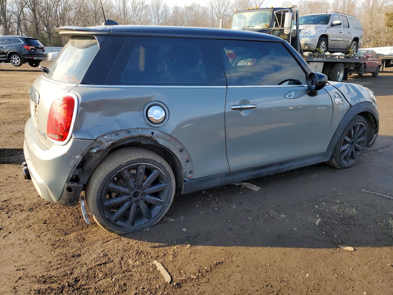 2021 MINI Cooper VIN WMWXR5C05M2N51562 photo 3
