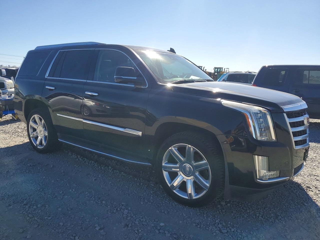 2015 Cadillac Escalade VIN 1GYS4MKJ9FR554999 photo 4
