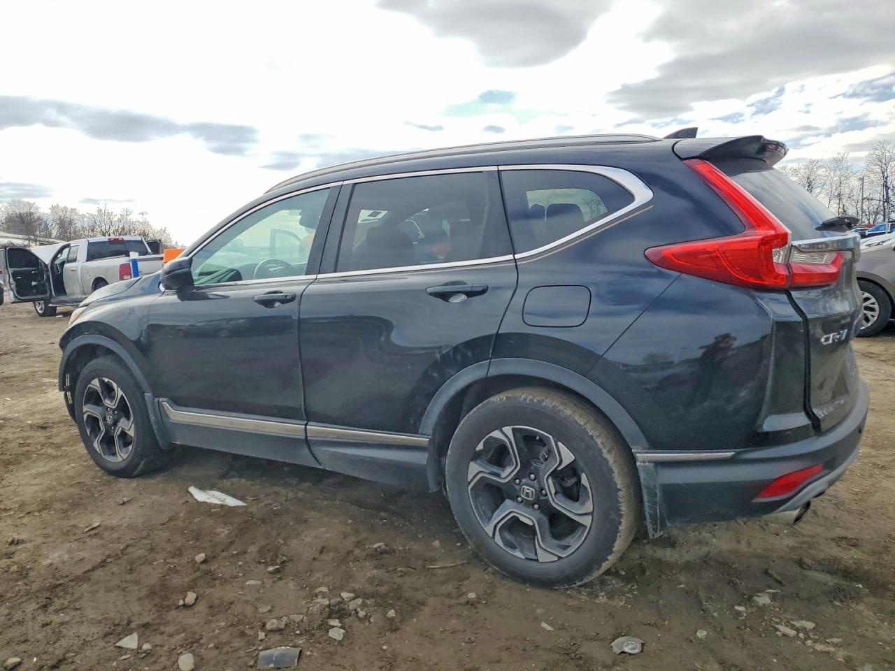 2018 Honda Crv VIN 7FARW2H96JE027182 photo 2