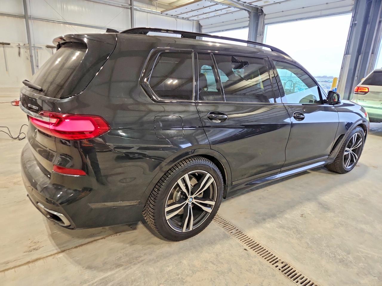 2019 BMW X7 VIN 5UXCX4C51KLS37832 photo 3