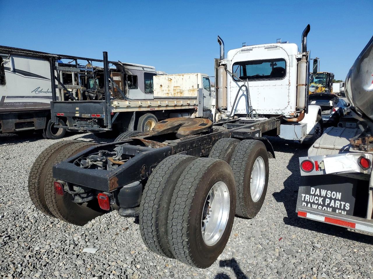 2004 PETERBILT All models VIN 1XPFDB9X74D810216 photo 4