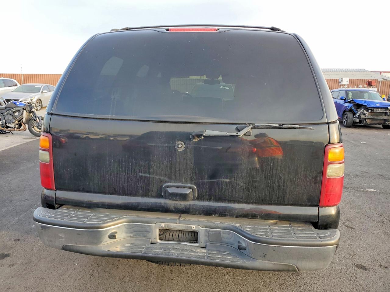 2002 Chev Tahoe VIN 1GNEC13T52R214593 photo 6