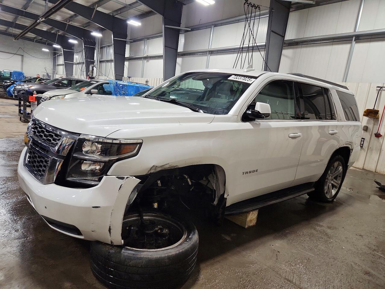 2019 Chevrolet Tahoe VIN 1GNSKBKC6KR398150 photo 1