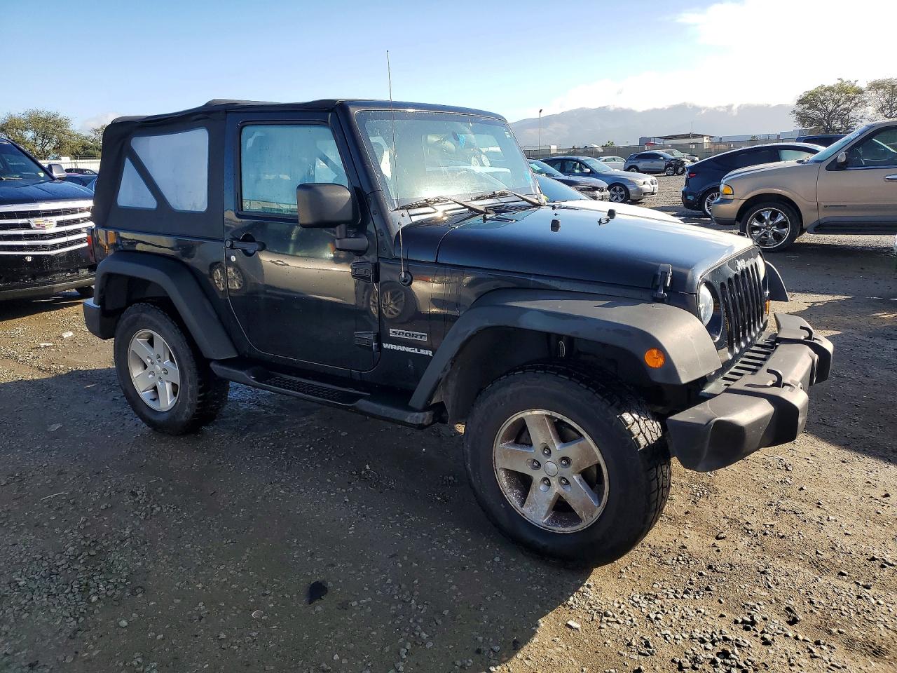 2010 Jeep Wrangler / VIN 1J4AA2D13AL154941 photo 4