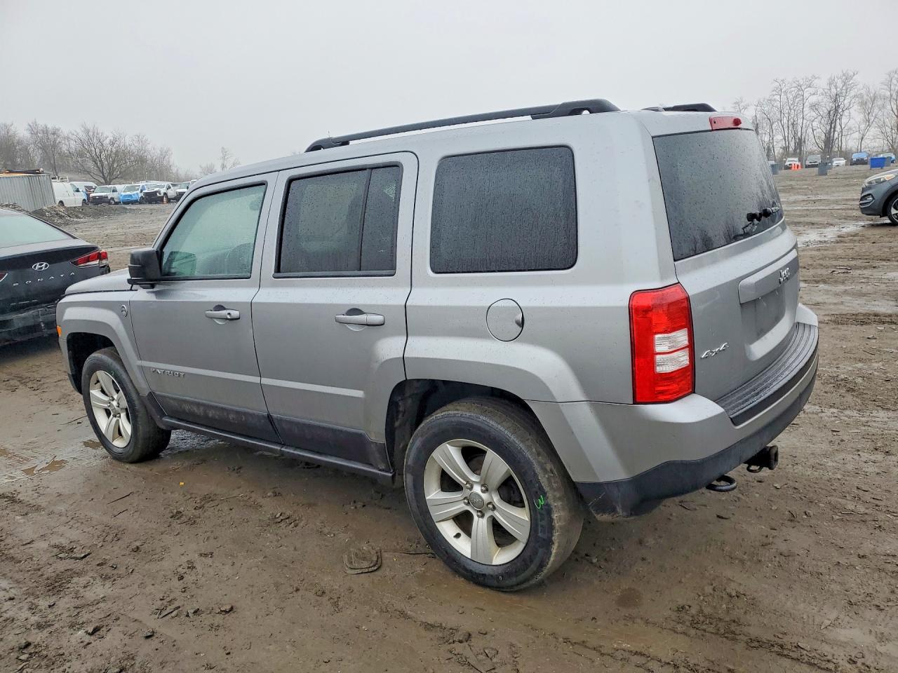 2015 Jeep Patriot VIN 1C4NJRFB6FD270125 photo 2