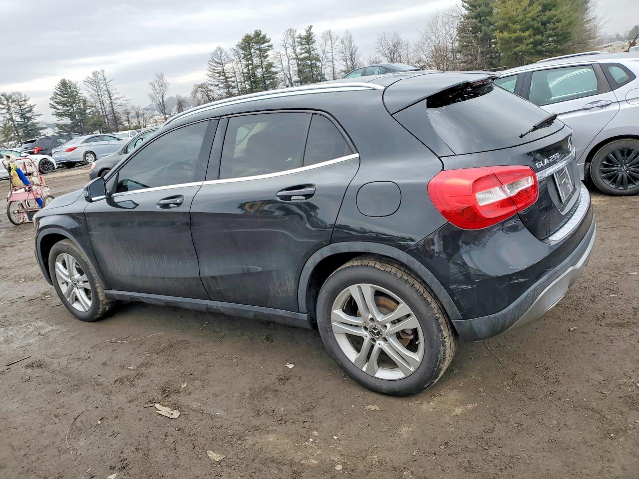 2019 Mercedes-Benz Gla-class VIN WDCTG4EB7KJ581806 photo 2