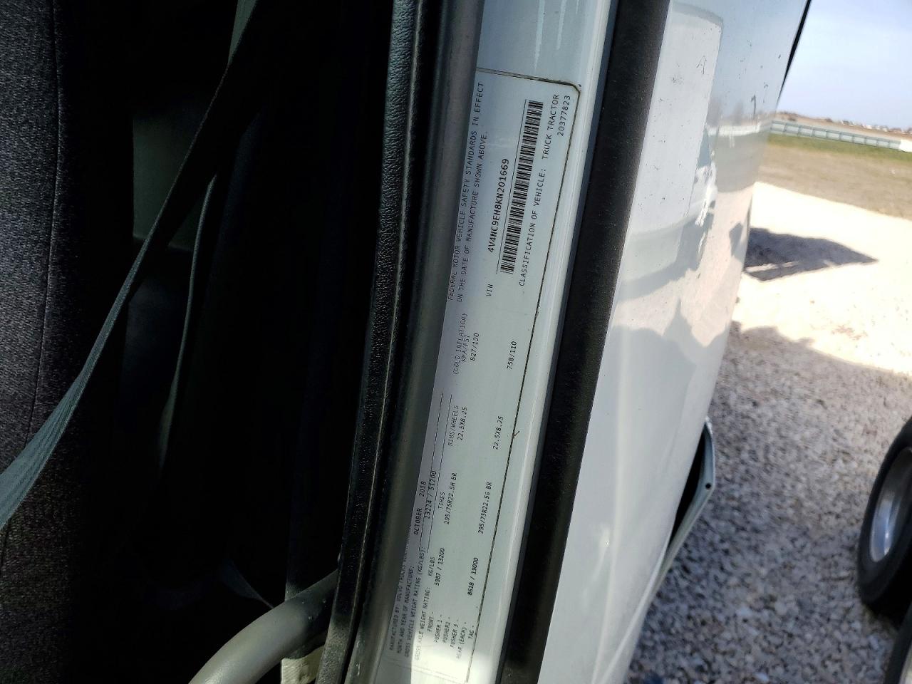 2019 VOLVO Vn VIN 4V4NC9EH8KN201669 photo 10