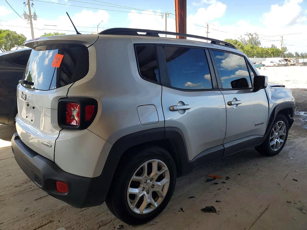 2017 Jeep Renegade VIN ZACCJABB3HPG37775 photo 3