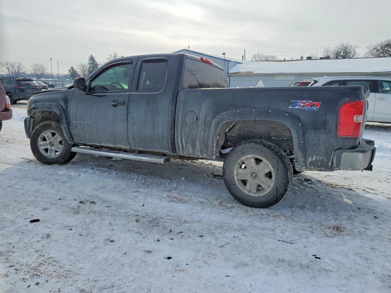 2011 Chevrolet All models VIN 1GCRKSE35BZ146019 photo 2