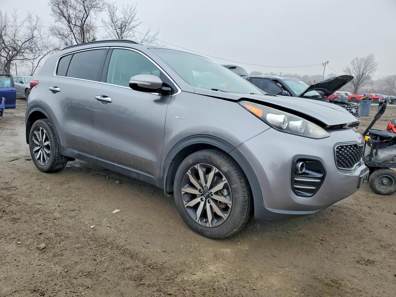 2018 Kia Sportage VIN KNDPNCAC4J7400226 photo 4