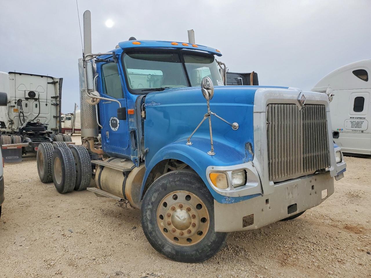 2006 International All other VIN 2HSCHSCR56C249141 photo 1