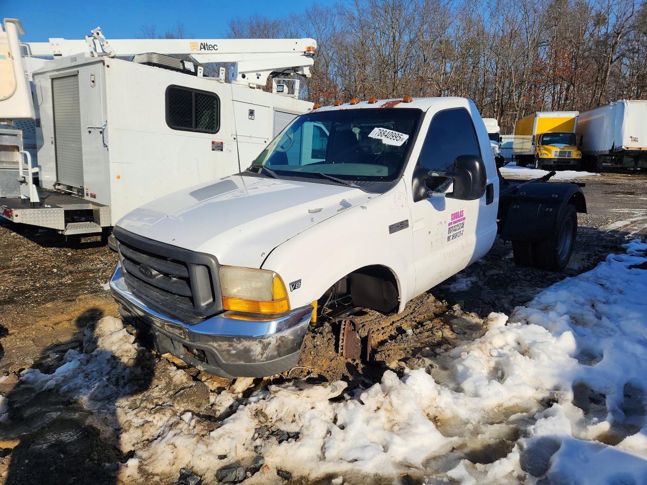 1999 Ford F450 VIN 1FDXF46F2XEA89112 photo 1