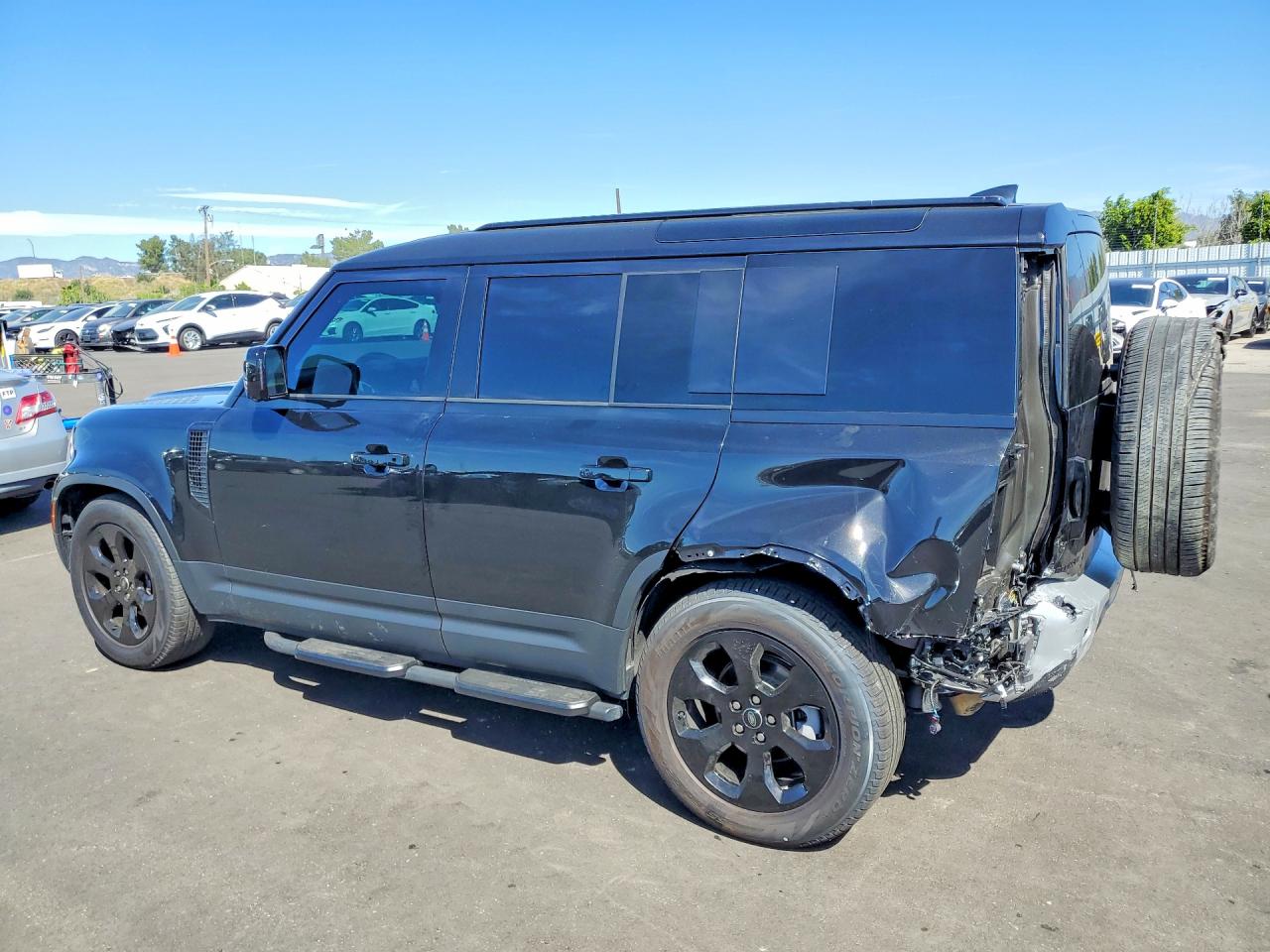 2025 Land Defender VIN SALEJ7EX3S2358808 photo 2