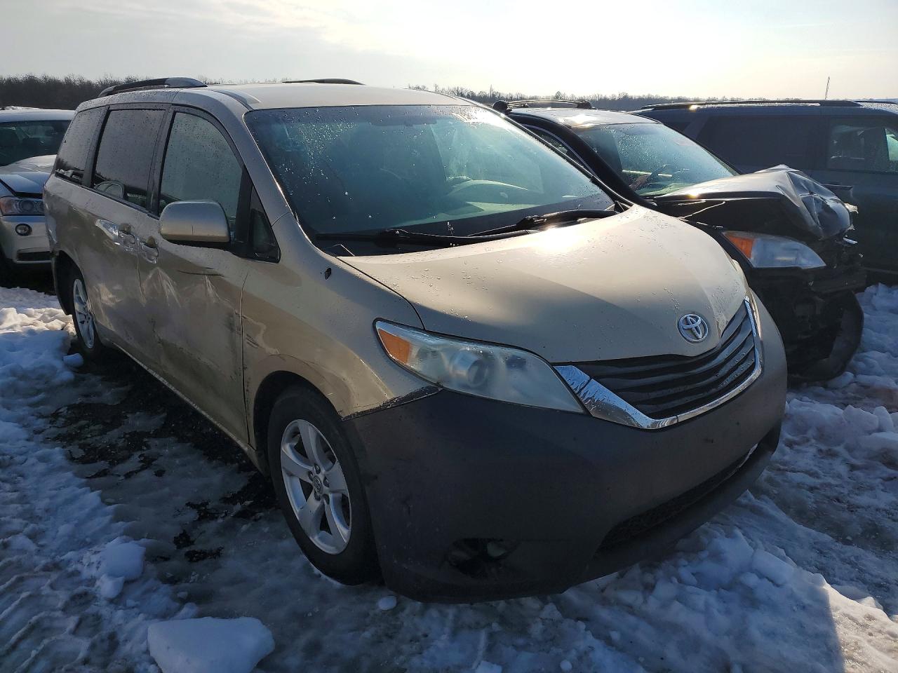 2011 Toyota All models VIN 5TDKK3DC3BS027444 photo 4