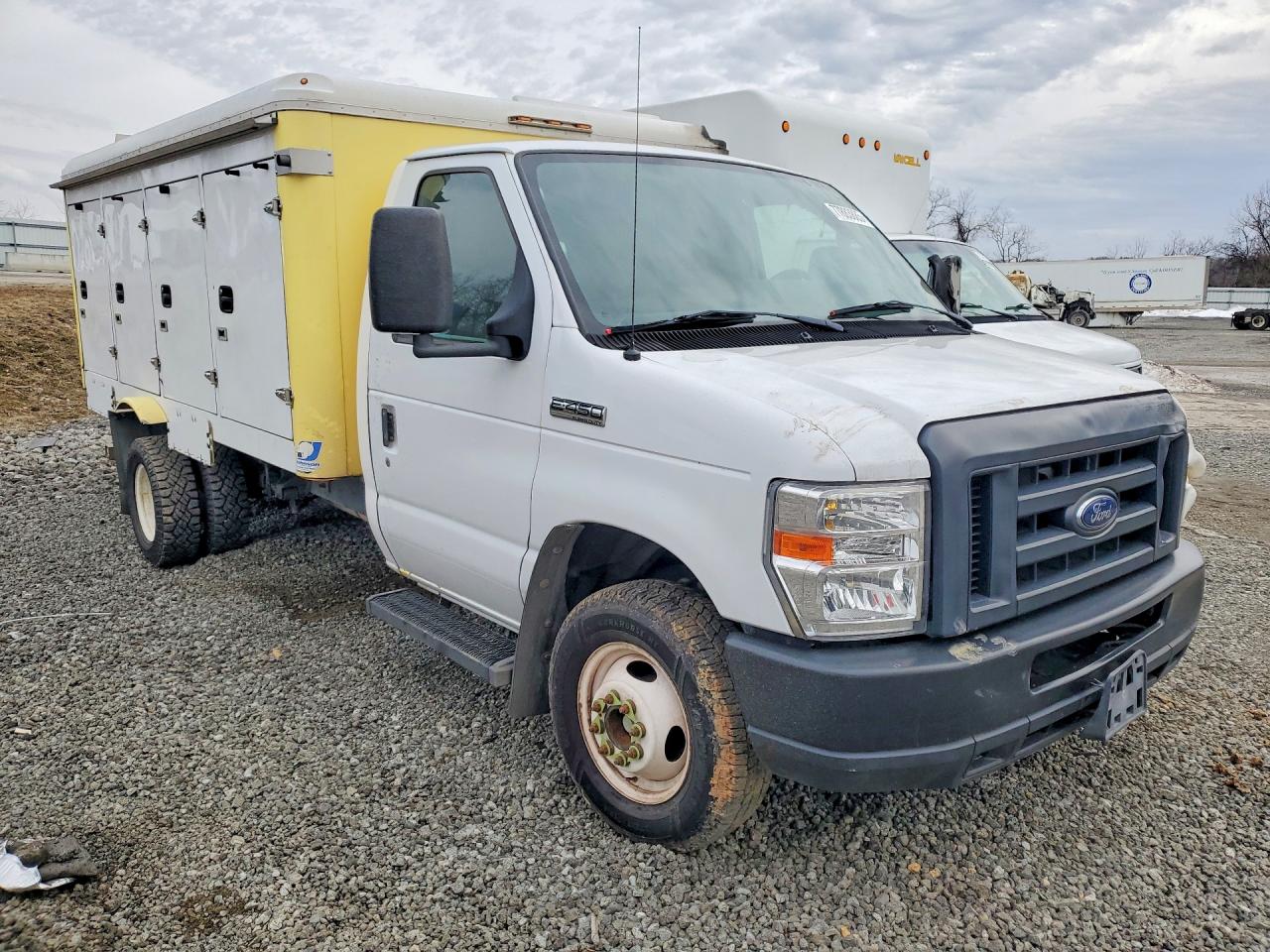 2018 Ford Econoline VIN 1FDXE4FS0JDC33222 photo 4