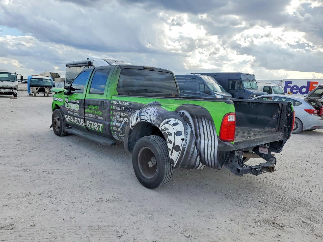 2013 Ford F350 VIN 1FT8W3C63DEB30186 photo 3