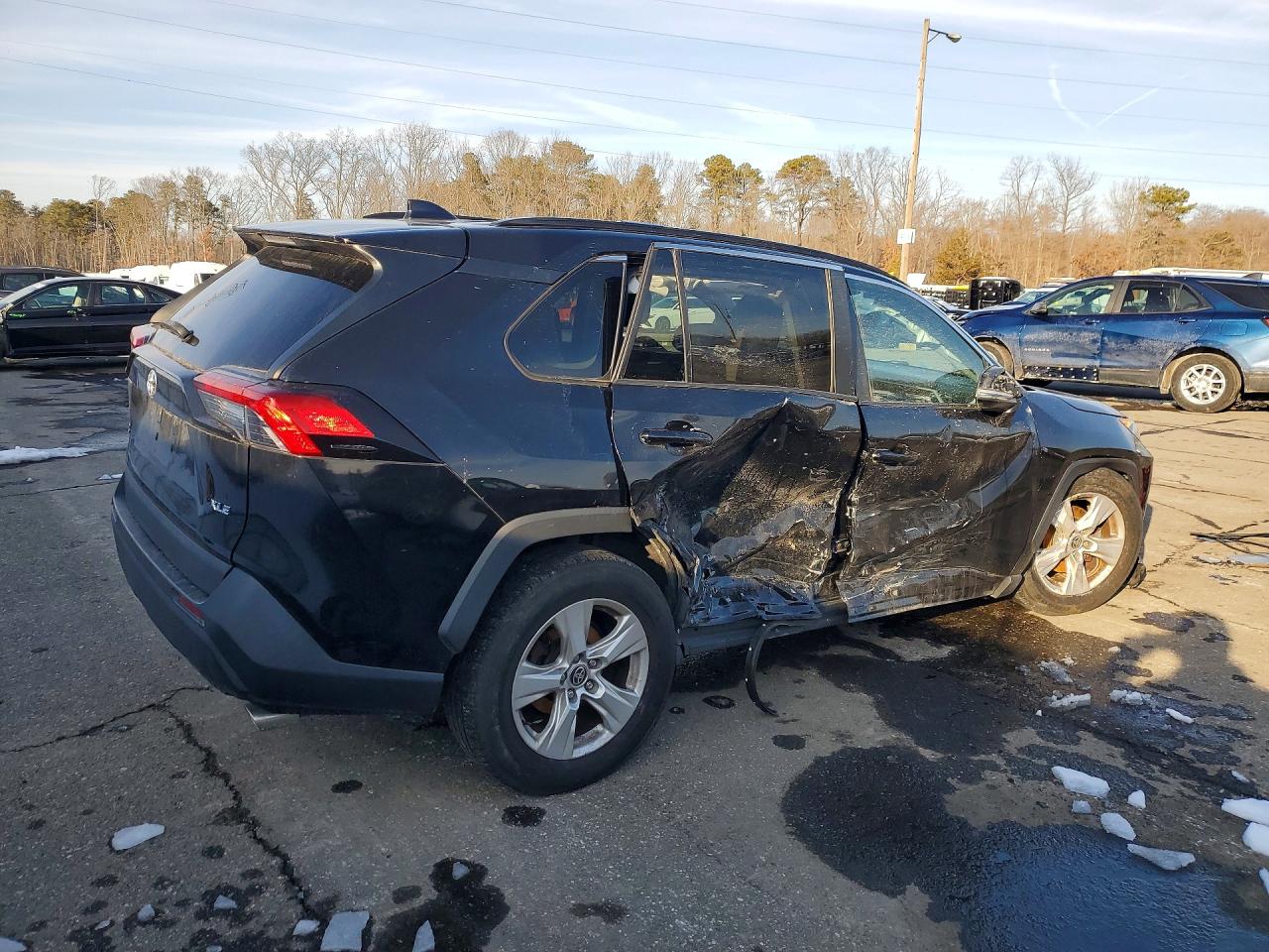 2021 Toyota Rav4 VIN 2T3W1RFV3MW129642 photo 3