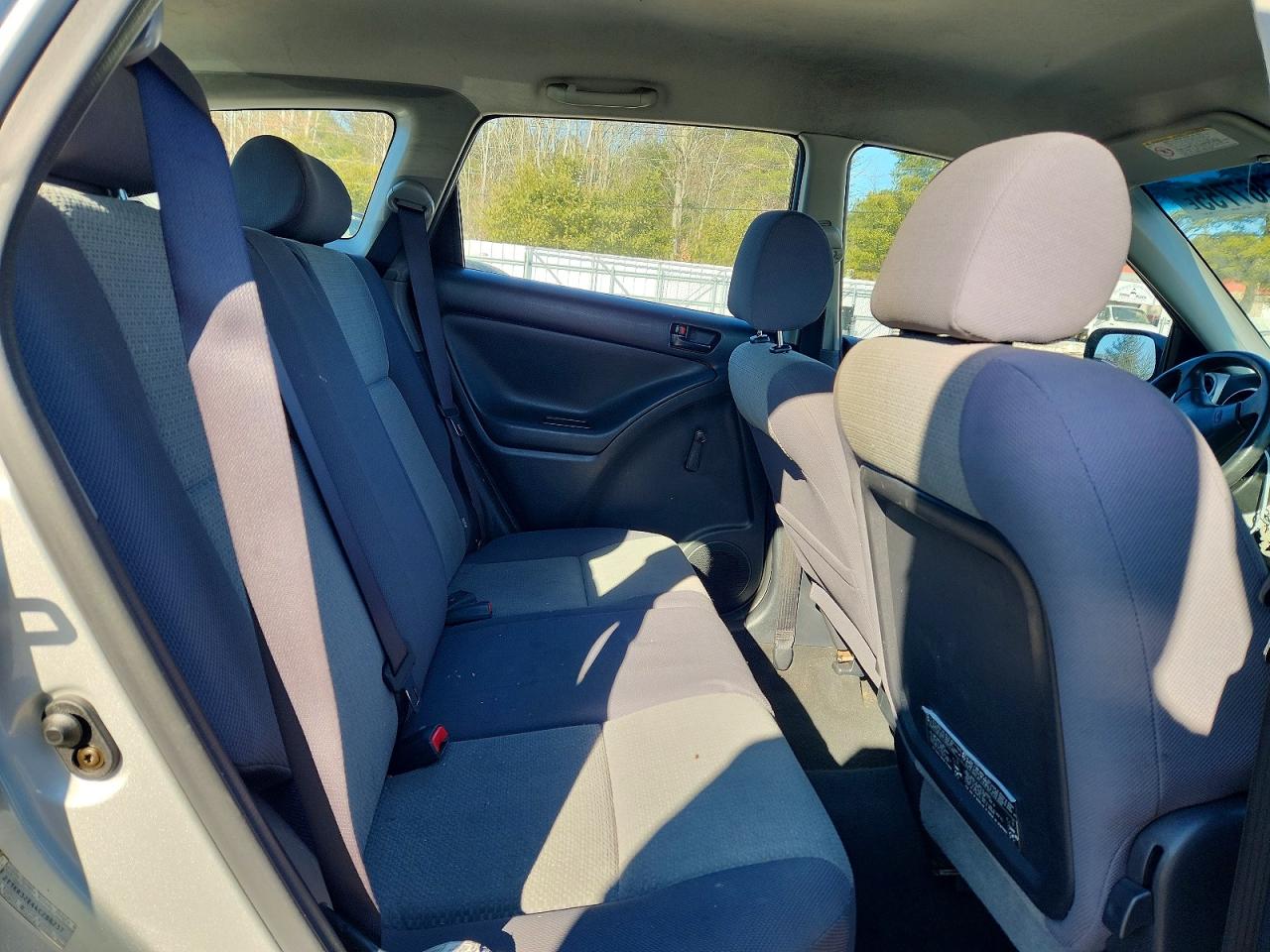 2004 Toyota Matrix VIN 2T1KR32E44C288237 photo 10