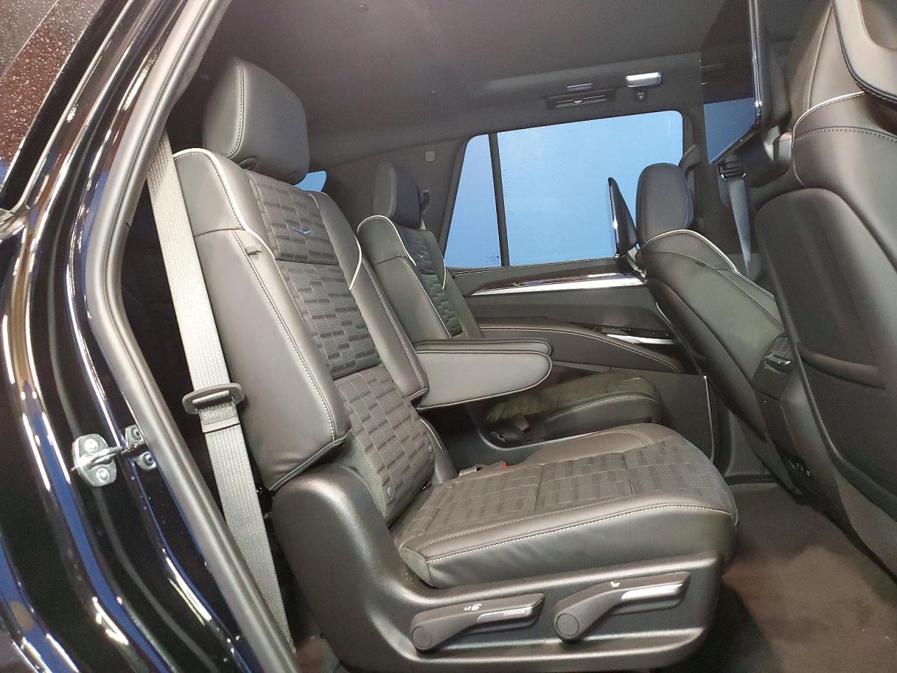 2026 Cadillac Escalade VIN 1GYS9GKL4TR130369 photo 11