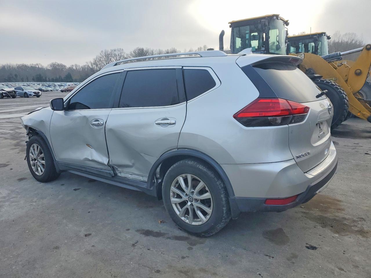 2017 Nissan Rogue VIN 5N1AT2MT9HC733276 photo 2
