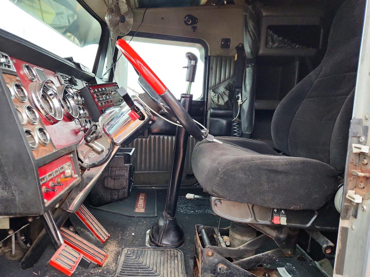 2000 KENWORTH All other VIN 1XKWDB9X5YR838207 photo 5